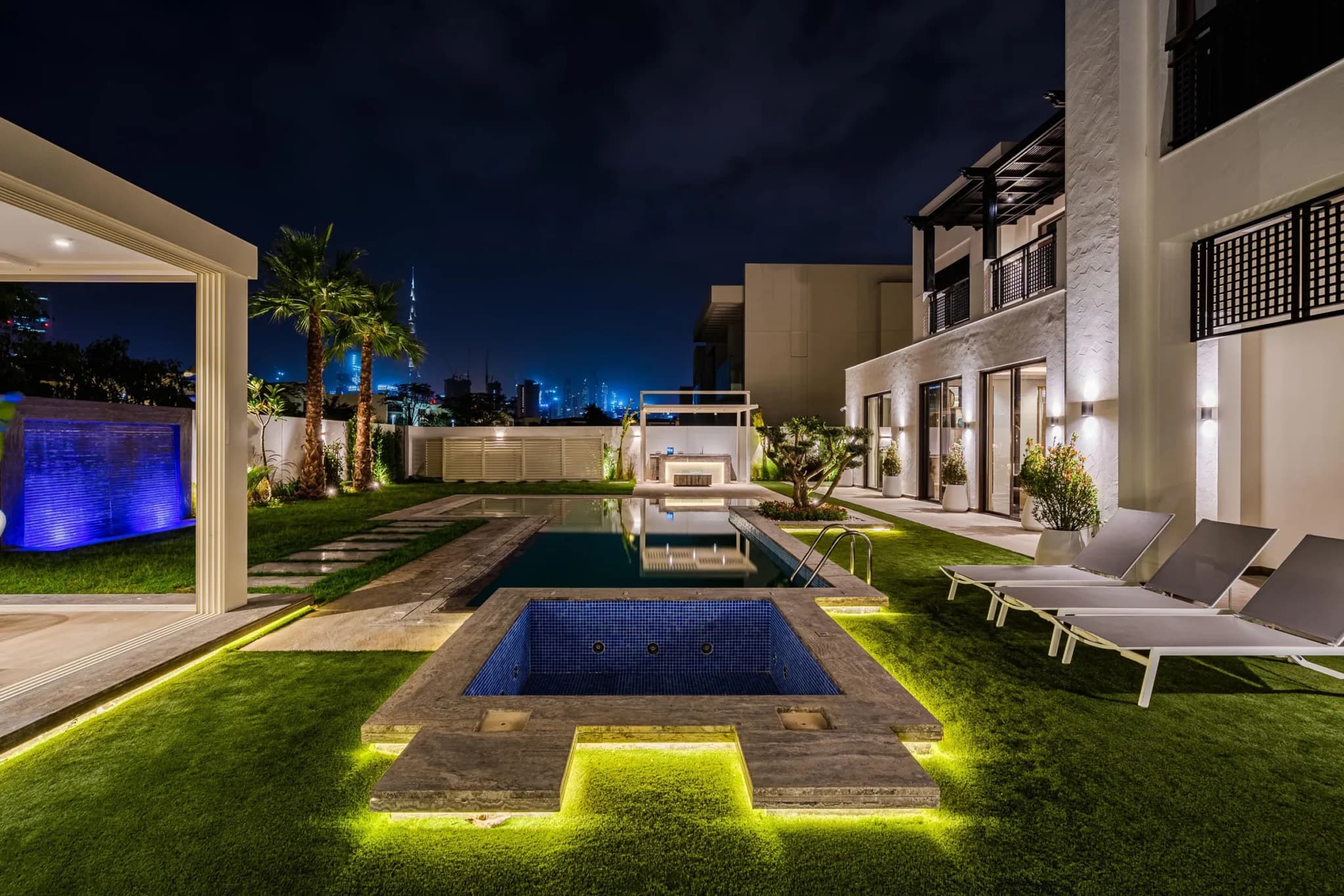 Contemporary Landscape Design for Beachfront Properties in Dubai