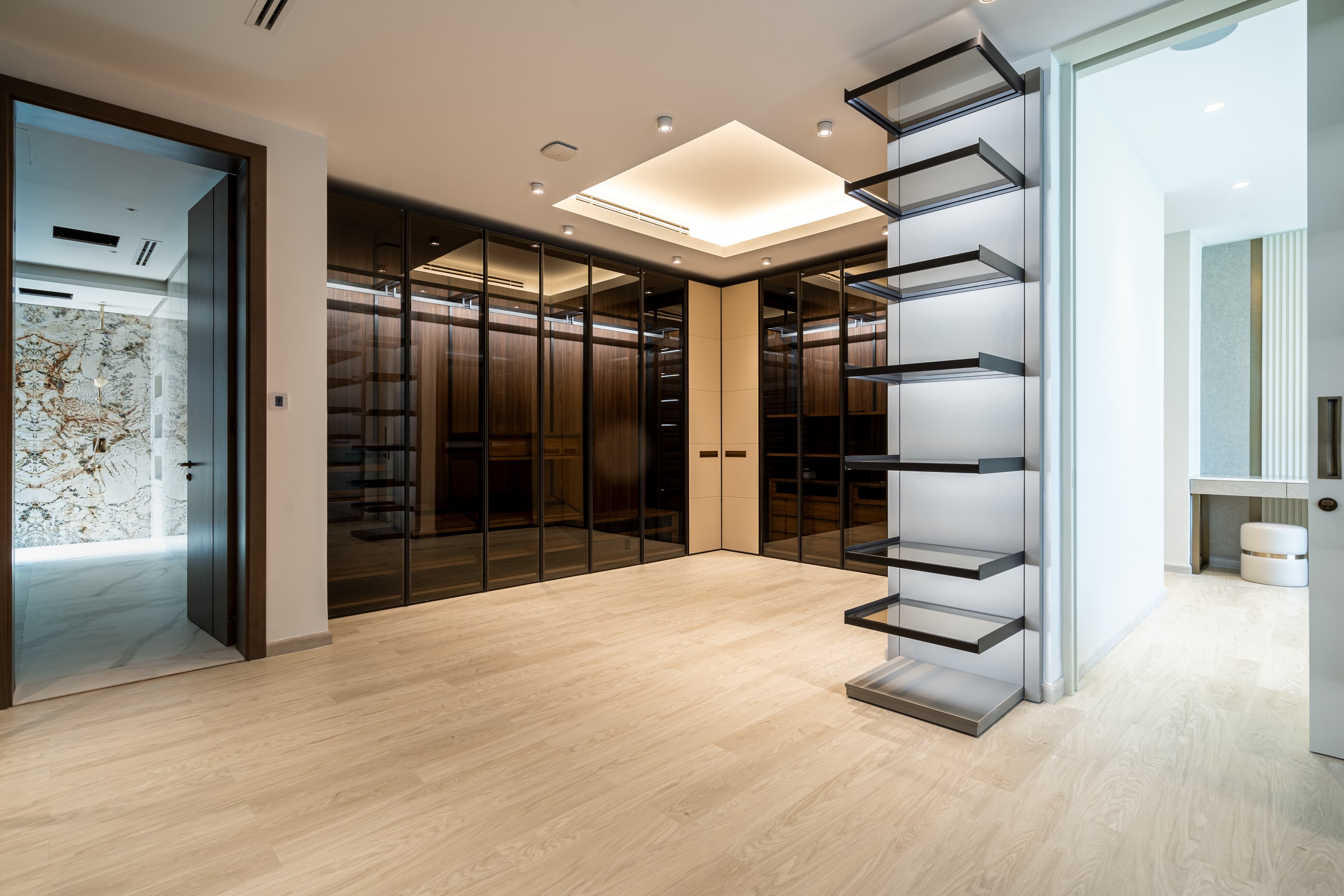 Walk-in Closet and Dressing Room Design