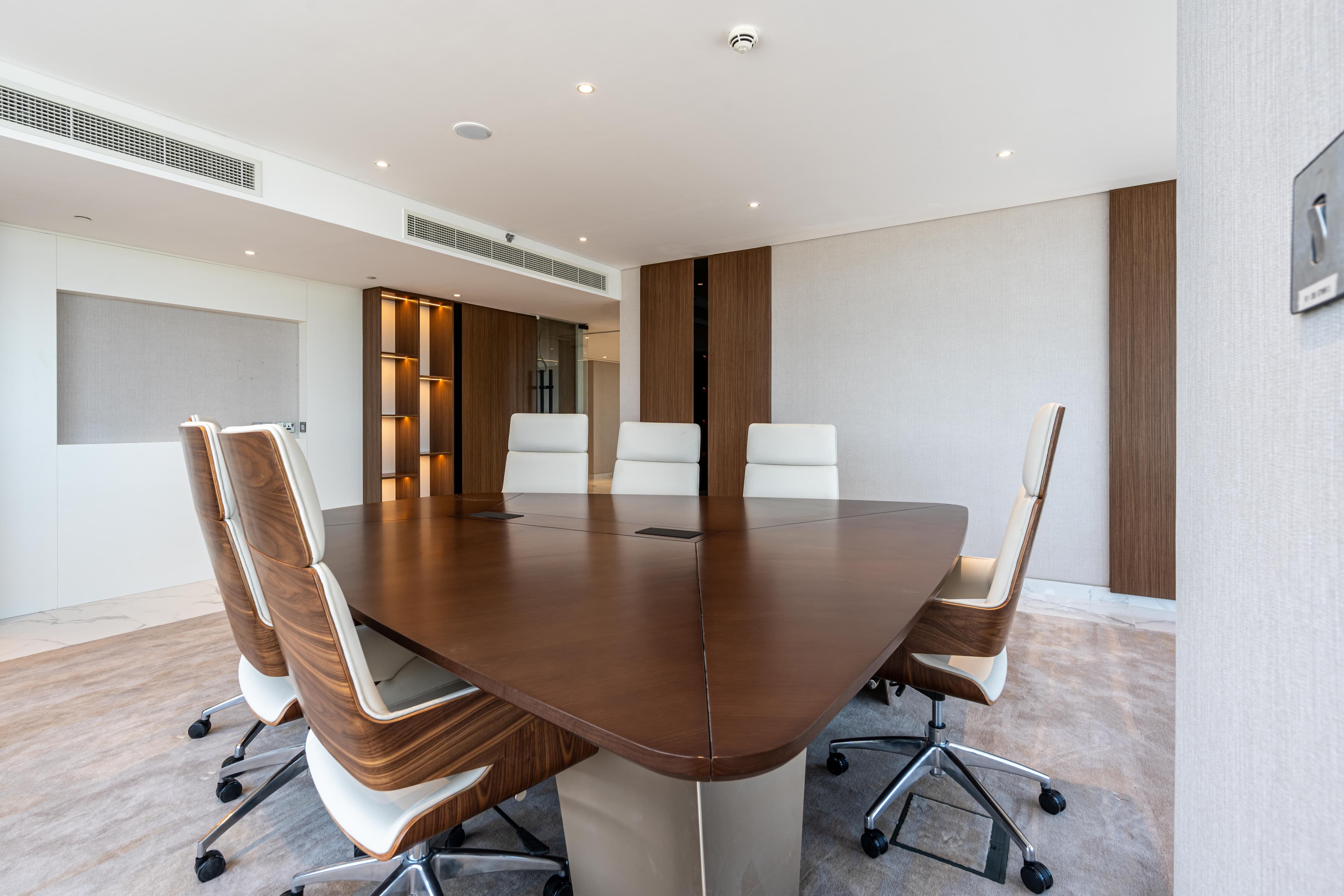 High-End Office Fit-Out for Multinational Companies in Dubai