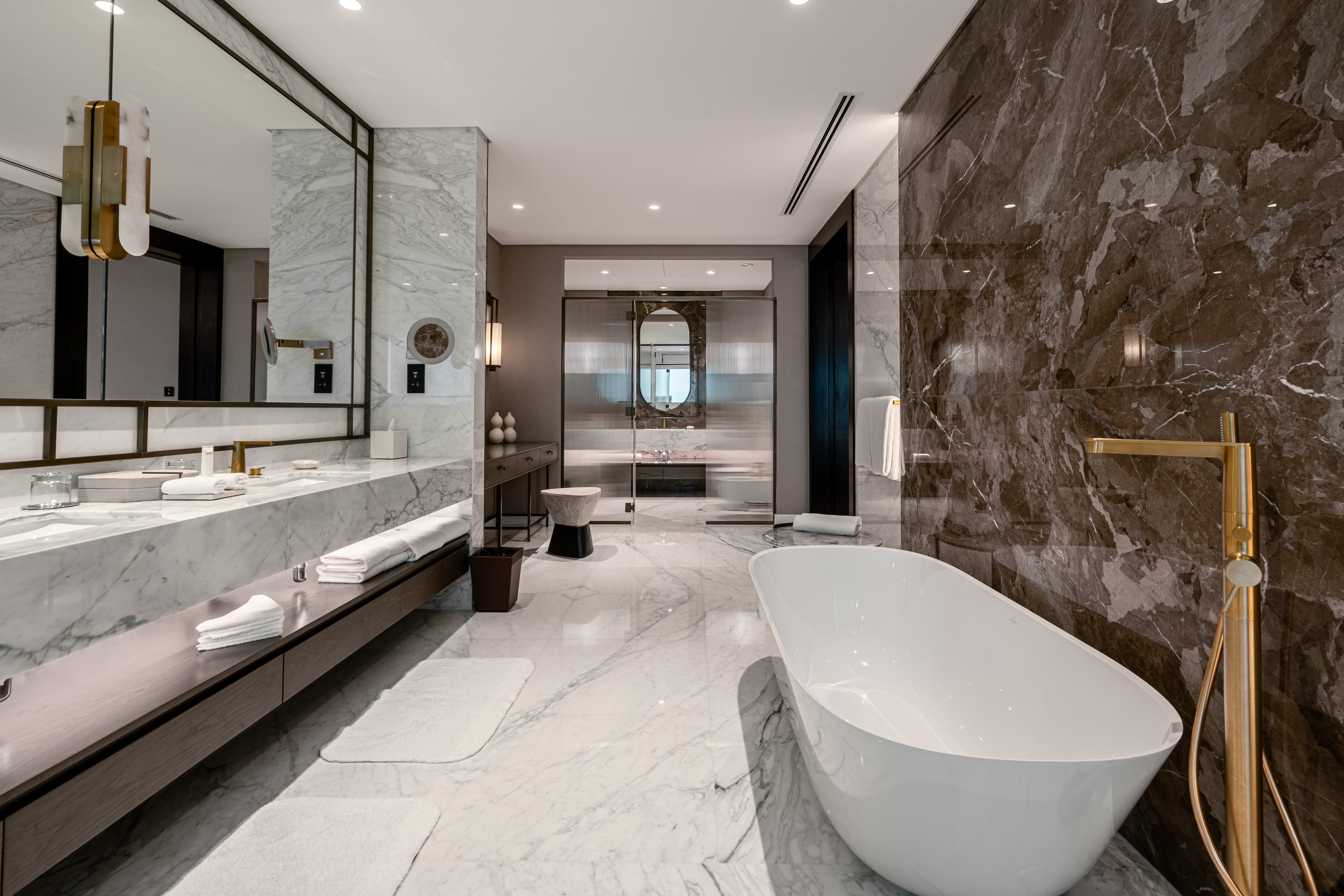 Luxury Modern bathroom Interior Design Dubai (1)